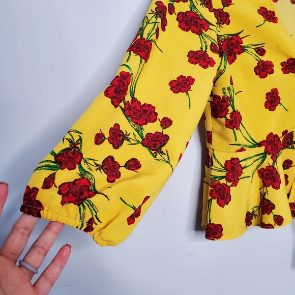 TOPSHOP • Yellow Red Floral Print Short Sleeve Cropped Blouse Sz 4 - Picture 5 of 8